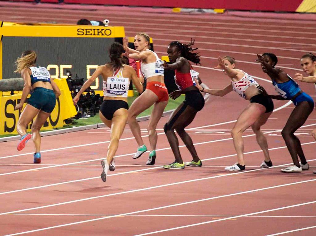 Runners racing in first mixed 4x400 relay final in Doha, 2019