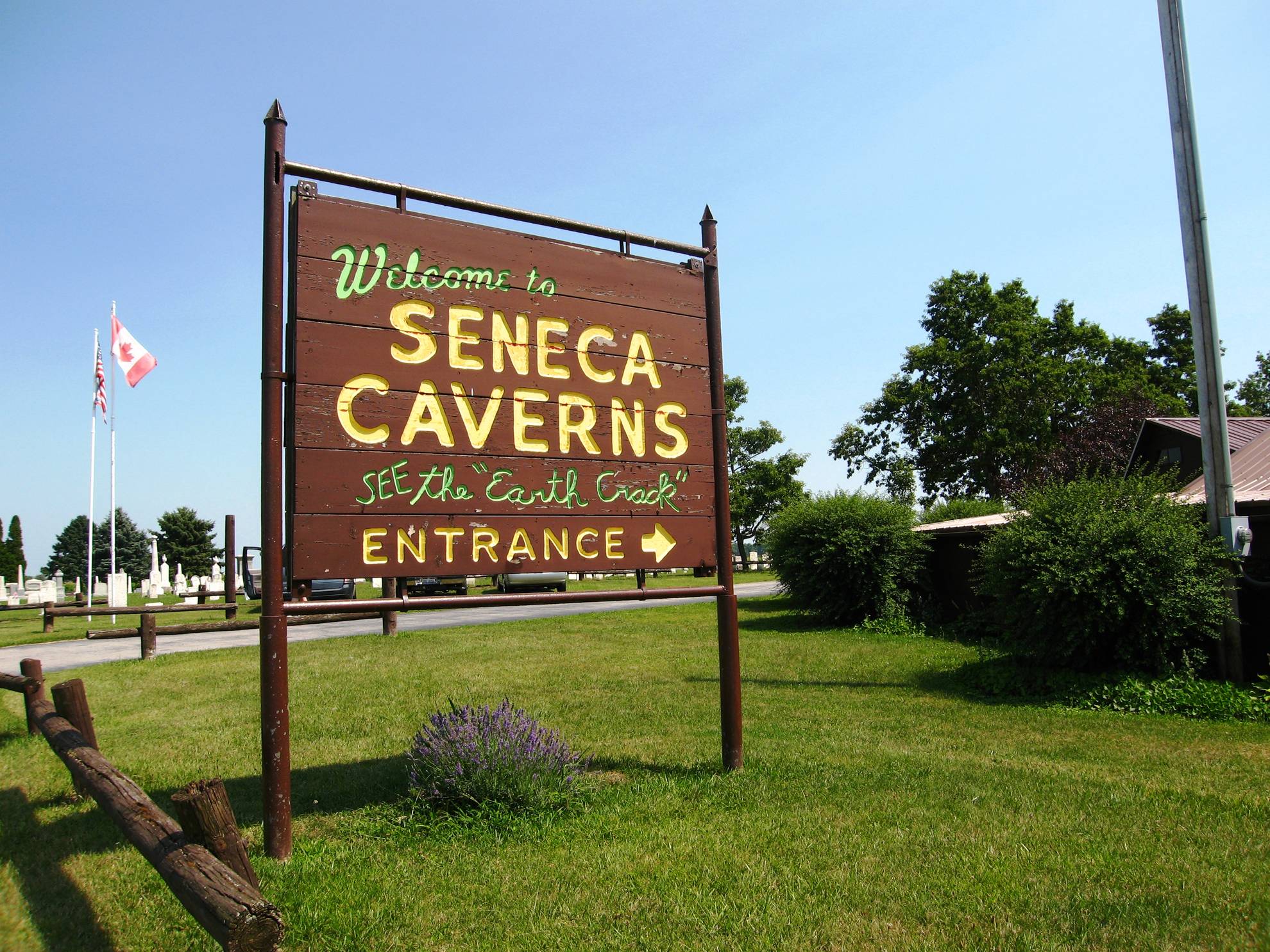 Signpost for Seneca Caverns