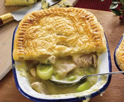Delicious turkey, leek and stilton pie recipe