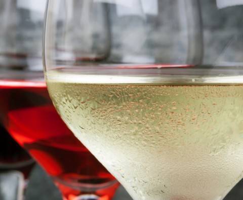 Summer time wines: refreshing wine for the changing season