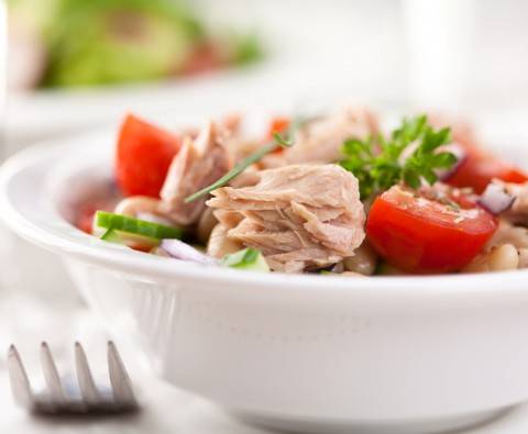 Tuna and cannellini bean salad