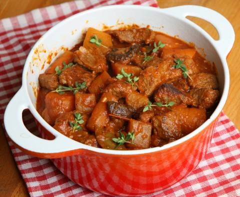 Slow and tender beef casserole