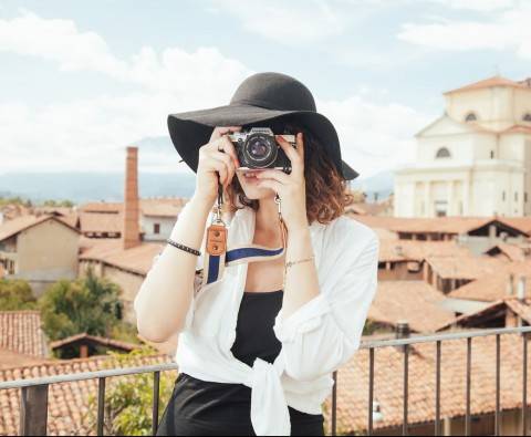 How to look your best in photographs