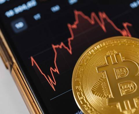 Thinking about investing in Bitcoin? –Here's what you should consider