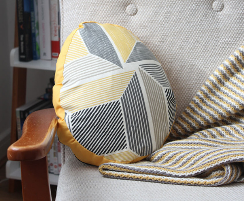How to make an Easter Egg cushion at home