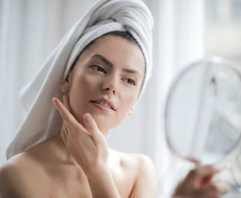 The advantages and disadvantages of dermaplaning