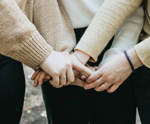 How do non-monogamous relationships work?