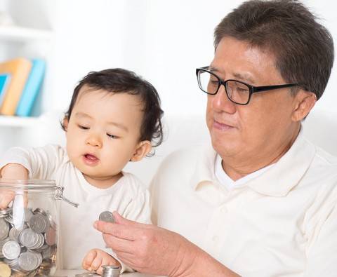 5 Money lessons to teach your grandchildren