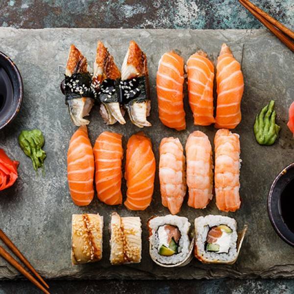 Around the world in 8 sushi dishes - Reader's Digest