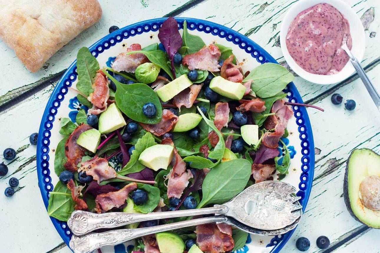 blueberry bacon and avocado salad