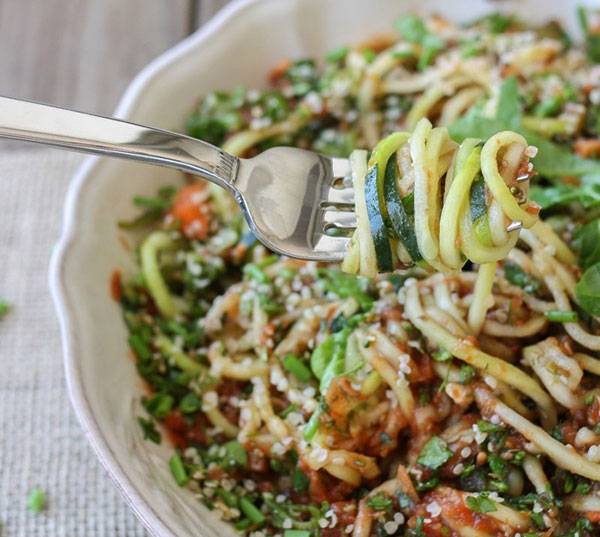 courgette noodles and vegetables