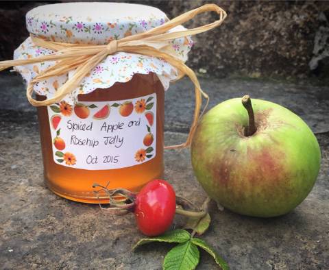 spiced apple and rosehip jelly