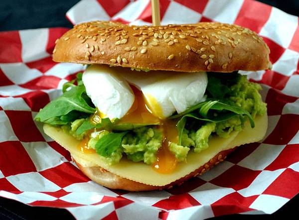 New York Cheese burger with avocado and rocket