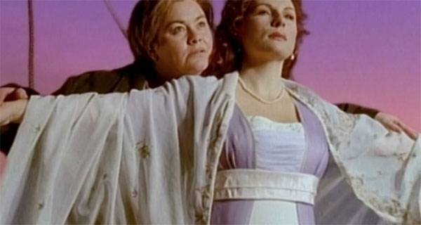 Dawn French and Jennifer Saunders parody Titanic